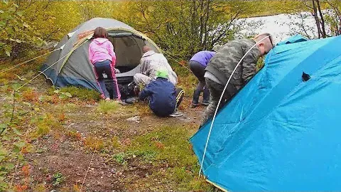 И вот, на расстоянии чуть больше: 600 метров от базы отдыха «Южный Склон» мы установили палатку